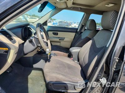Zdjęcie 7 z 13 samochodu: 2010 KIA SOUL + VIN:KNDJT2A21A7064466 - miniatura