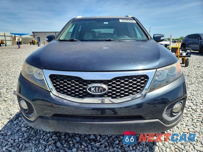 Piąte zdjęcie samochodu w środku: 2012 KIA SORENTO LX VIN:5XYKT3A61CG282555 - miniatura
