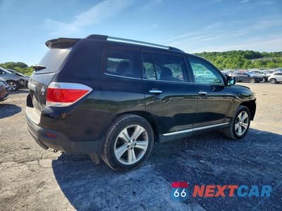 Trzecie zdjęcie samochodu z tyłu: 2013 TOYOTA HIGHLANDER LIMITED VIN:5TDDK3EH8DS271127 - miniatura