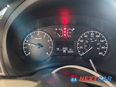 Zdjęcie 9 z 12 samochodu: 2015 NISSAN SENTRA S VIN:3N1AB7AP1FY345929 - miniatura