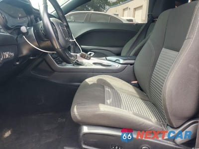 Zdjęcie 7 z 12 samochodu: 2021 DODGE CHALLENGER SXT VIN:2C3CDZAG8MH543197 - miniatura