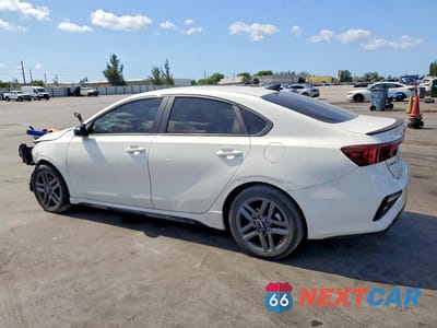 Drugie zdjęcie samochodu z przodu: 2021 KIA FORTE GT LINE VIN:3KPF34AD7ME265036 - miniatura
