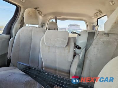 Zdjęcie 10 z 13 samochodu: 2013 TOYOTA SIENNA LE VIN:5TDKK3DC5DS378939 - miniatura