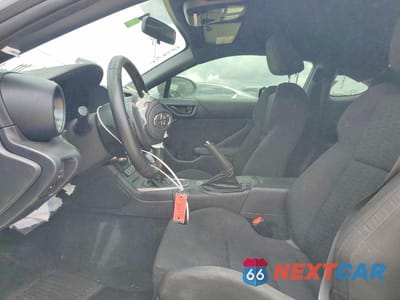 Zdjęcie 7 z 13 samochodu: 2023 TOYOTA GR86 BASE VIN:JF1ZNBB1XP9758286 - miniatura