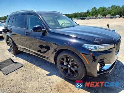 Czwarte zdjęcie samochodu z boku: 2021 BMW X7 XDRIVE40I VIN:5UXCW2C07M9H31532 - miniatura