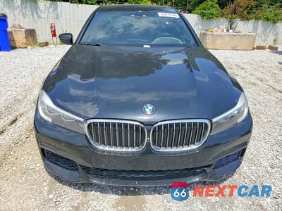 Piąte zdjęcie samochodu w środku: 2017 BMW 740 I VIN:WBA7E2C52HG740376 - miniatura