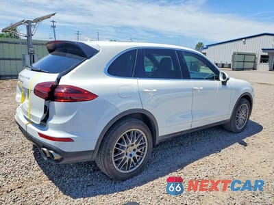 Trzecie zdjęcie samochodu z tyłu: 2016 PORSCHE CAYENNE S VIN:WP1AB2A25GLA95480 - miniatura