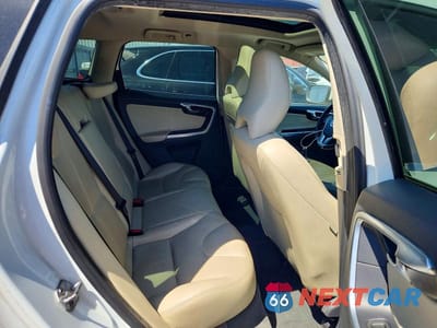 Zdjęcie 11 z 14 samochodu: 2016 VOLVO XC60 T5 PREMIER VIN:YV4612RK9G2837784 - miniatura