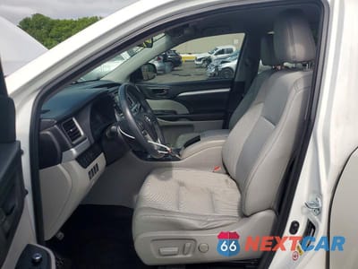 Zdjęcie 7 z 14 samochodu: 2016 TOYOTA HIGHLANDER LE PLUS VIN:5TDBKRFHXGS336685 - miniatura