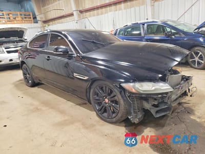 Czwarte zdjęcie samochodu z boku: 2017 JAGUAR XF PREMIUM VIN:SAJBJ4BV1HCY46655 - miniatura