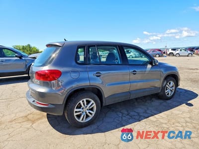 Trzecie zdjęcie samochodu z tyłu: 2012 VOLKSWAGEN TIGUAN S VIN:WVGBV7AX2CW005034 - miniatura