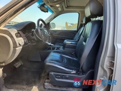 Zdjęcie 7 z 13 samochodu: 2007 CHEVROLET SUBURBAN K1500 VIN:3GNFK163X7G188969 - miniatura