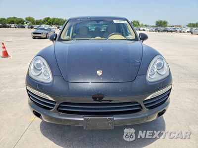 Piąte zdjęcie samochodu w środku: 2013 PORSCHE CAYENNE S HYBRID VIN:WP1AE2A27DLA15504 - miniatura
