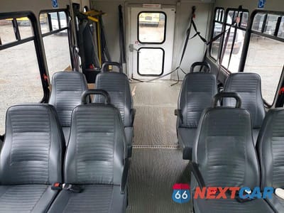 Zdjęcie 6 z 10 samochodu: 2007 FORD ECONOLINE E450 SUPER DUTY CUTAWAY VAN VIN:1FDXE45S57DA61196 - miniatura