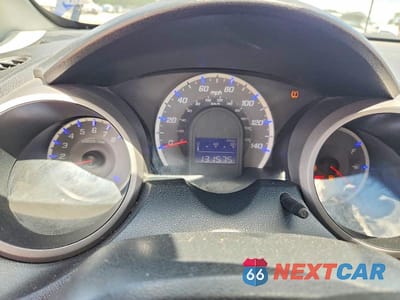 Zdjęcie 9 z 12 samochodu: 2010 HONDA FIT VIN:JHMGE8G2XAS000095 - miniatura