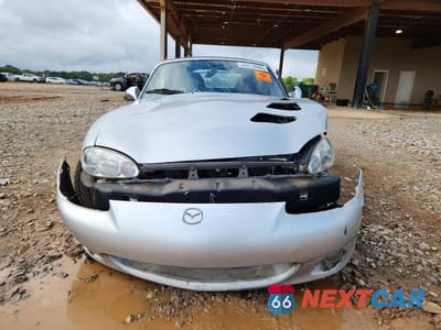 Piąte zdjęcie samochodu w środku: 2001 MAZDA MX-5 MIATA BASE VIN:JM1NB353710215882 - miniatura