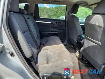 Zdjęcie 11 z 13 samochodu: 2014 TOYOTA HIGHLANDER LE VIN:5TDZKRFH1ES014934 - miniatura
