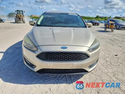 Piąte zdjęcie samochodu w środku: 2017 FORD FOCUS SEL VIN:1FADP3M20HL262367 - miniatura