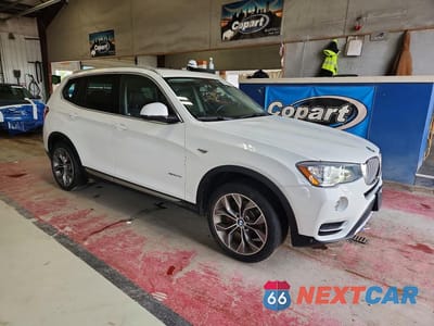 Czwarte zdjęcie samochodu z boku: 2017 BMW X3 XDRIVE28I VIN:5UXWX9C59H0T11910 - miniatura