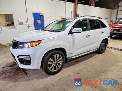 2013 KIA SORENTO SX 5XYKWDA28DG332959 - główne zdjęcie licytacji z USA - miniatura