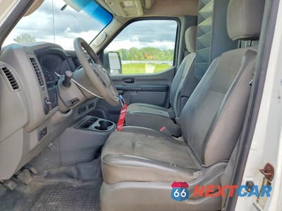 Zdjęcie 7 z 13 samochodu: 2016 NISSAN NV 2500 HD SV VIN:1N6BF0LY9GN812643 - miniatura