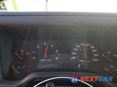 Zdjęcie 9 z 12 samochodu: 2001 JEEP WRANGLER / TJ SPORT VIN:1J4FA49S01P357071 - miniatura