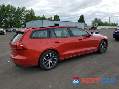 Trzecie zdjęcie samochodu z tyłu: 2019 VOLVO V60 T5 MOMENTUM VIN:YV1102EK1K2337837 - miniatura