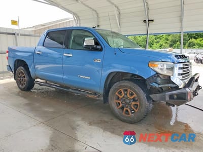 Czwarte zdjęcie samochodu z boku: 2018 TOYOTA TUNDRA CREWMAX LIMITED VIN:5TFHW5F19JX714894 - miniatura