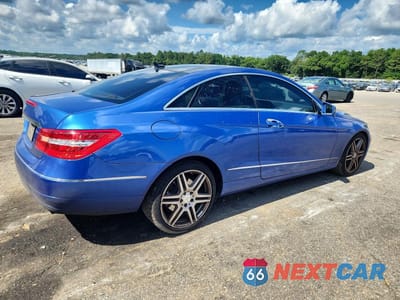 Trzecie zdjęcie samochodu z tyłu: 2011 MERCEDES-BENZ E 350 VIN:WDDKJ5GB3BF070365 - miniatura