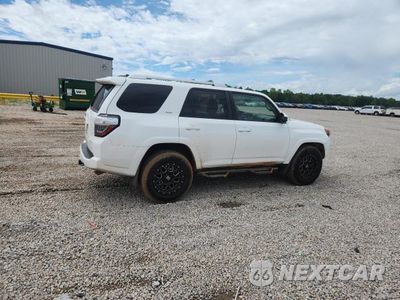 Trzecie zdjęcie samochodu z tyłu: 2015 TOYOTA 4RUNNER SR5 VIN:JTEZU5JR0F5102329 - miniatura
