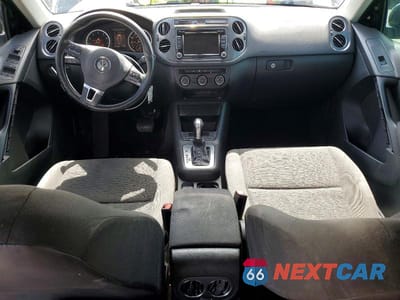 Zdjęcie 8 z 14 samochodu: 2015 VOLKSWAGEN TIGUAN S VIN:WVGAV7AX4FW502120 - miniatura