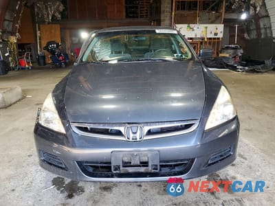 Piąte zdjęcie samochodu w środku: 2006 HONDA ACCORD LX VIN:JHMCM56476C002066 - miniatura