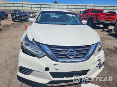 Piąte zdjęcie samochodu w środku: 2018 NISSAN ALTIMA 2.5 S VIN:1N4AL3AP9JC472695 - miniatura