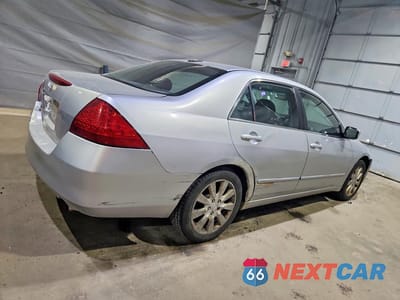 Trzecie zdjęcie samochodu z tyłu: 2006 HONDA ACCORD EX VIN:1HGCM66876A030425 - miniatura