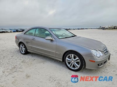 Czwarte zdjęcie samochodu z boku: 2008 MERCEDES-BENZ CLK 350 VIN:WDBTJ56H88F254034 - miniatura