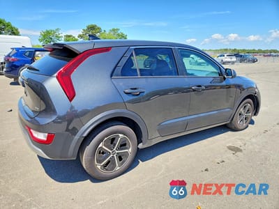 Trzecie zdjęcie samochodu z tyłu: 2026 KIA NIRO LX VIN:KNDCP3LE9T5326825 - miniatura