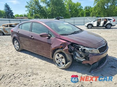 Czwarte zdjęcie samochodu z boku: 2018 KIA FORTE LX VIN:3KPFK4A7XJE258798 - miniatura