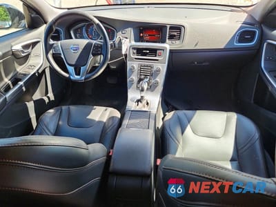 Zdjęcie 8 z 13 samochodu: 2017 VOLVO V60 CROSS COUNTRY PREMIER VIN:YV440MWK2H1039743 - miniatura