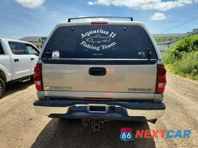 Zdjęcie 6 z 14 samochodu: 2003 CHEVROLET SILVERADO K2500 HEAVY DUTY VIN:1GCHK23173F247224 - miniatura