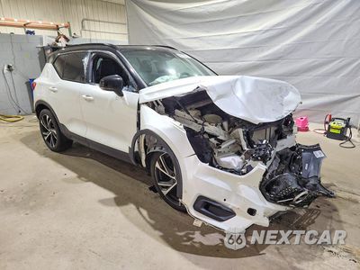 Czwarte zdjęcie samochodu z boku: 2019 VOLVO XC40 T5 R-DESIGN VIN:YV4162UM3K2122724 - miniatura