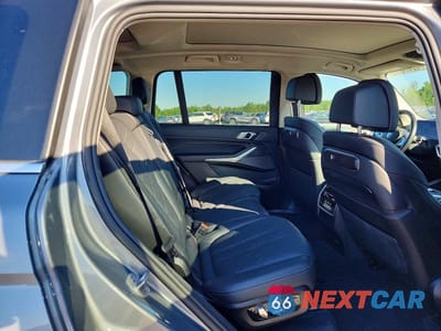 Zdjęcie 11 z 13 samochodu: 2025 BMW X7 XDRIVE40I VIN:5UX23EM02S9Z25917 - miniatura
