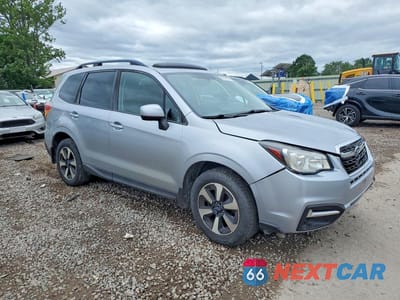 Czwarte zdjęcie samochodu z boku: 2017 SUBARU FORESTER 2.5I PREMIUM VIN:JF2SJAEC2HH442713 - miniatura