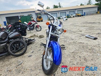 Drugie zdjęcie samochodu z przodu: 2016 HONDA VT1300 CR VIN:JH2SC6607GK600031 - miniatura