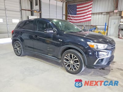 Czwarte zdjęcie samochodu z boku: 2018 MITSUBISHI OUTLANDER SPORT SE VIN:JA4AP3AW7JZ009709 - miniatura