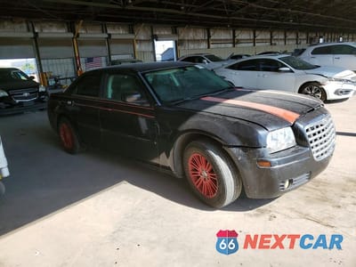 Czwarte zdjęcie samochodu z boku: 2010 CHRYSLER 300 TOURING VIN:2C3CA5CV3AH195740 - miniatura