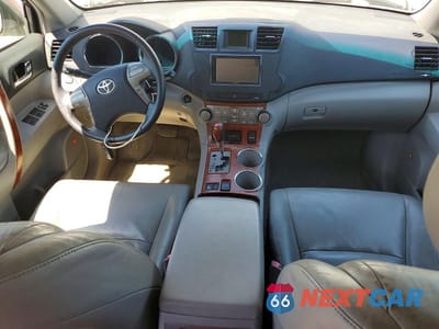 Zdjęcie 8 z 13 samochodu: 2008 TOYOTA HIGHLANDER LIMITED VIN:JTEES42A382075509 - miniatura