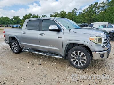 Czwarte zdjęcie samochodu z boku: 2018 TOYOTA TUNDRA CREWMAX LIMITED VIN:5TFFY5F14JX243304 - miniatura