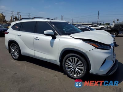 Czwarte zdjęcie samochodu z boku: 2022 TOYOTA HIGHLANDER HYBRID PLATINUM VIN:5TDEBRCH0NS101520 - miniatura
