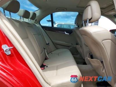 Zdjęcie 10 z 12 samochodu: 2011 MERCEDES-BENZ C 300 VIN:WDDGF5EB8BA510104 - miniatura