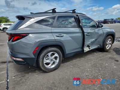 Trzecie zdjęcie samochodu z tyłu: 2024 HYUNDAI TUCSON SEL VIN:5NMJB3DE0RH368665 - miniatura